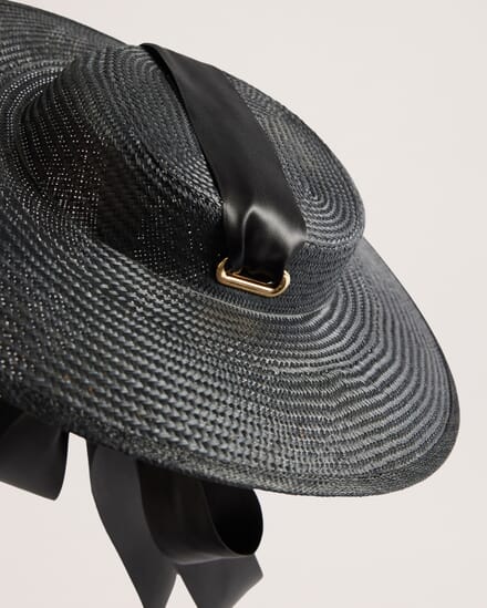Annie Hat in BLACK