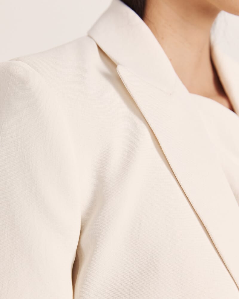 Dharma Fitted Jacket in MILK