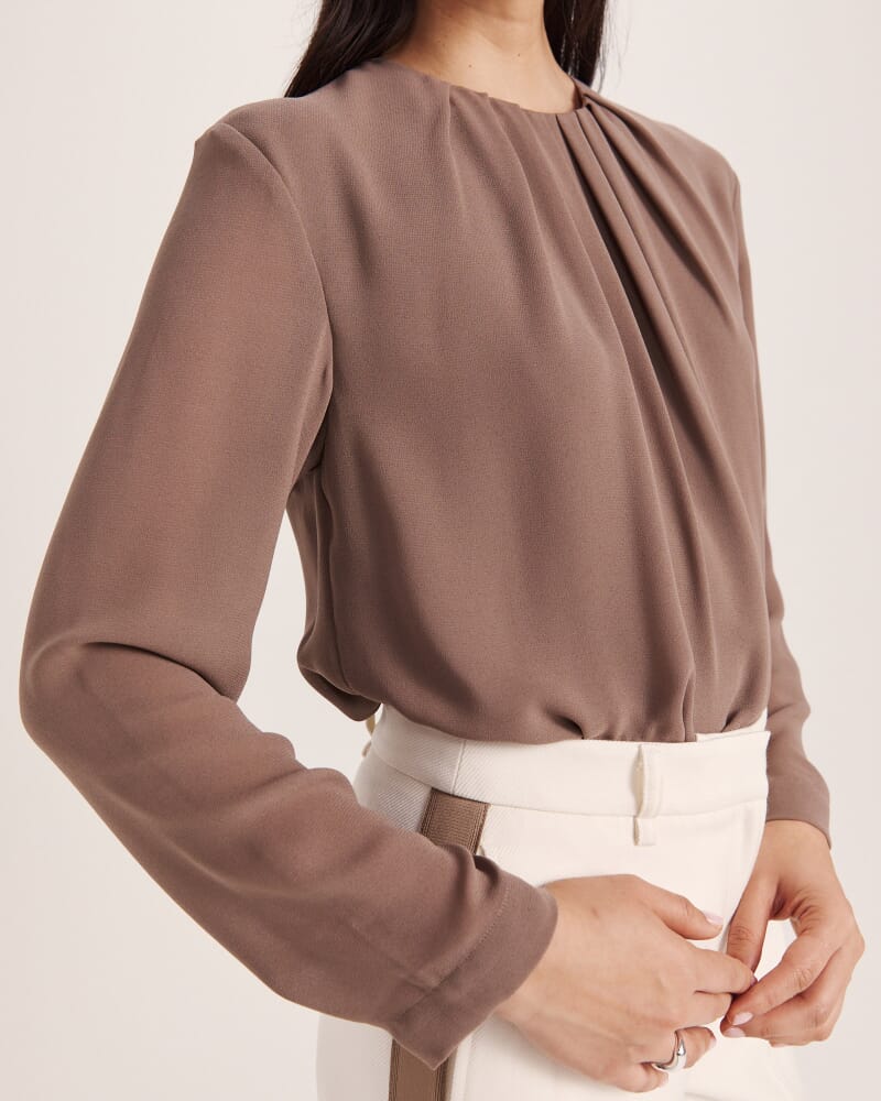 Willa Long Sleeve Tuck Detail Top in CHOCOLATE