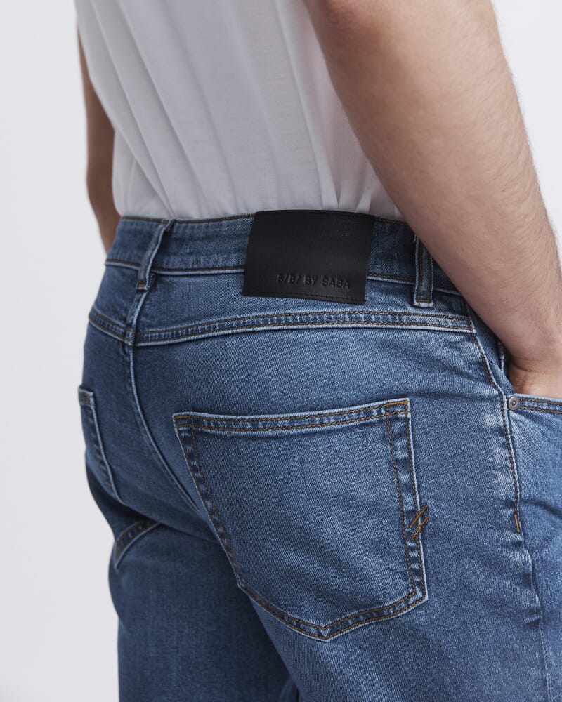 Fitzroy Slim Jean in MID WASH