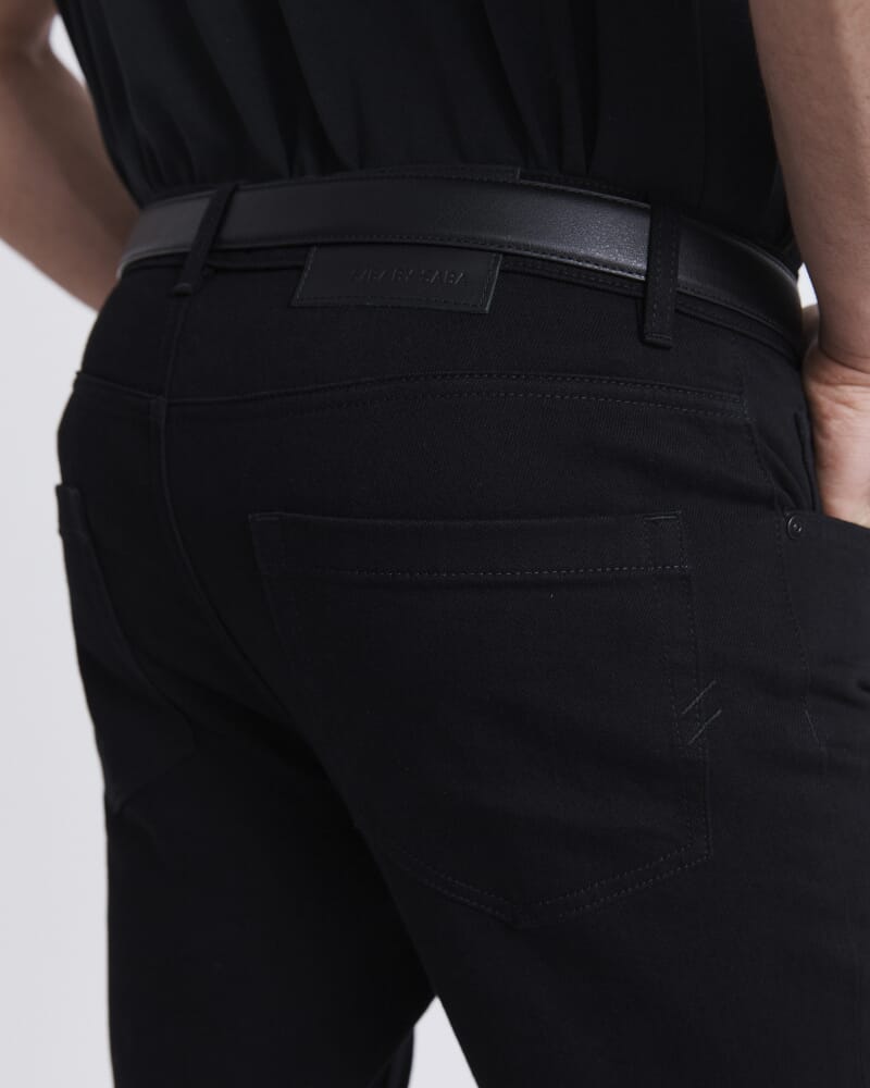 Riley Skinny Jean in BLACK