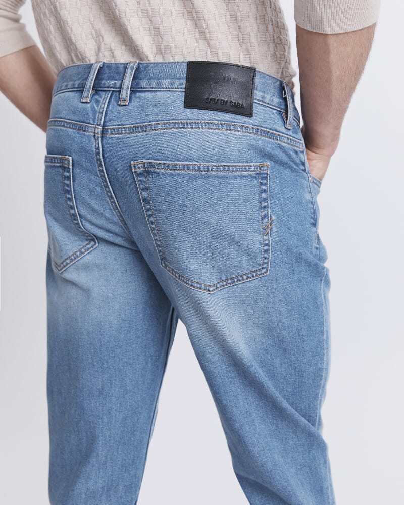 Cooper Straight Leg Jean in LIGHT WASH