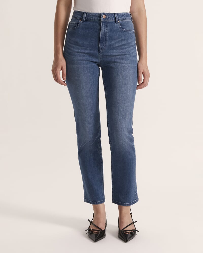 Anna Straight Leg Jean in LIGHT INDIGO