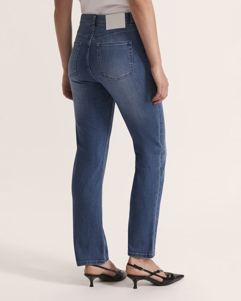 Anna Straight Leg Jean in LIGHT INDIGO