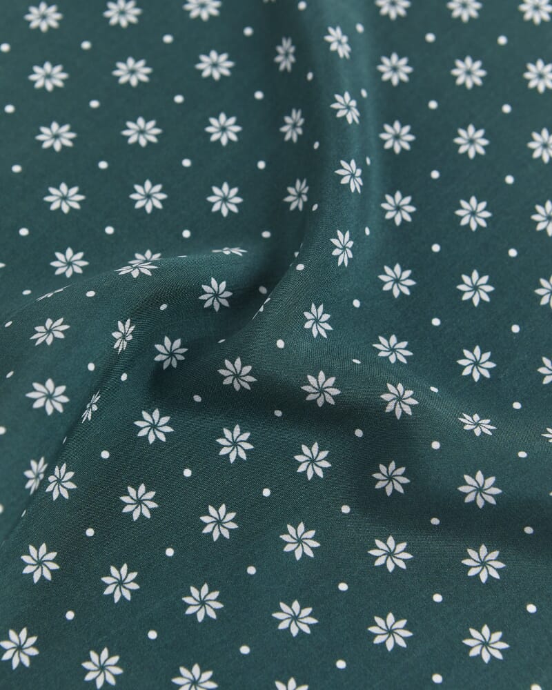 Mini Geo Silk Pocket Square in GREEN