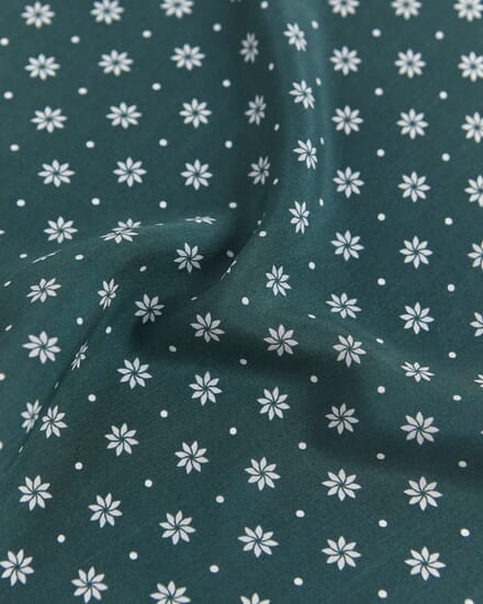 Mini Geo Silk Pocket Square in GREEN