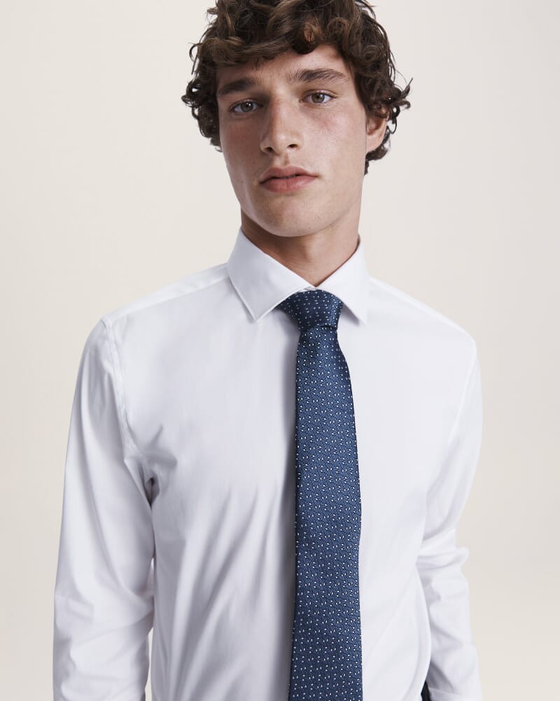 Textured Silk Tie in NAVY