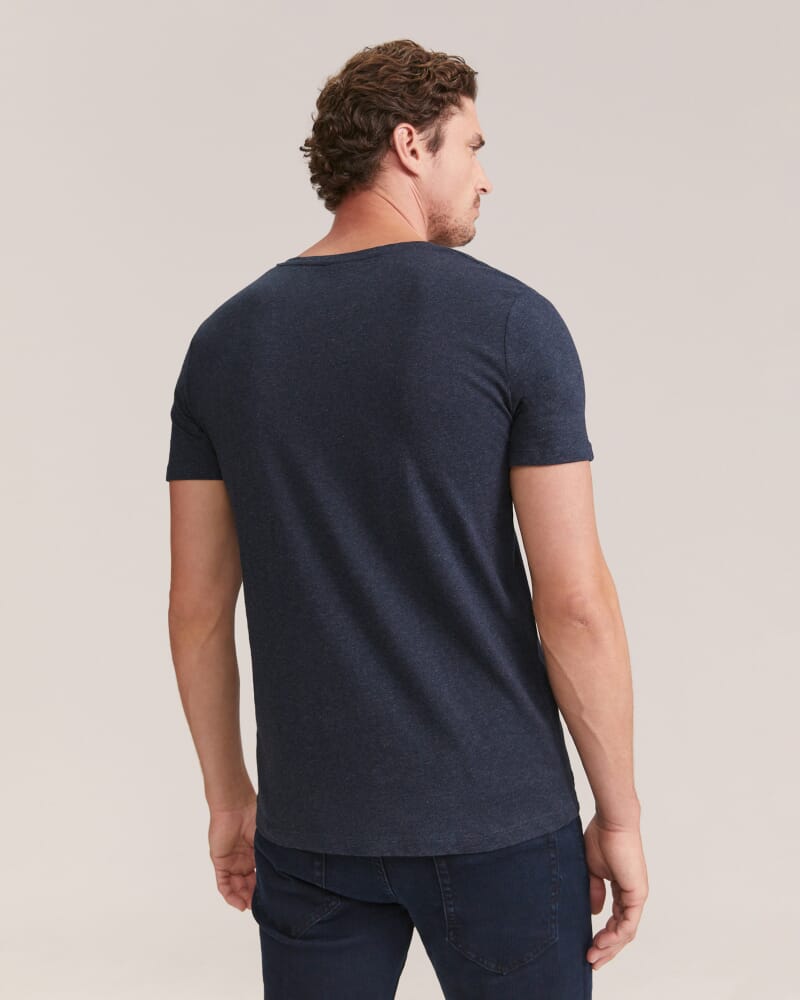 Daniel V Neck Tee in NAVY MARLE