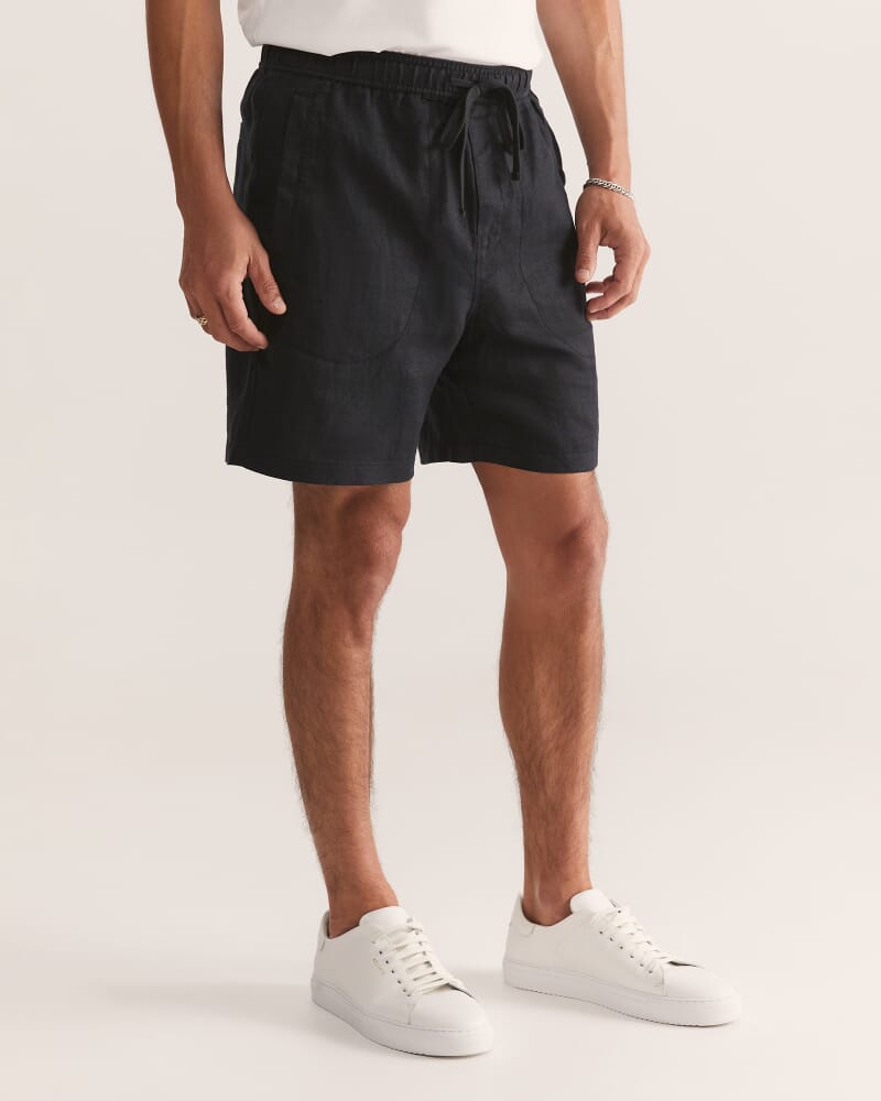 Kent Linen Short in BLACK
