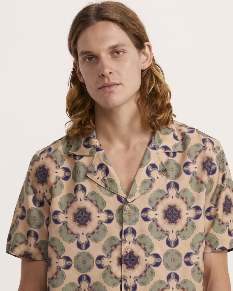 Mavern Short Sleeve Resort Print Shirt in TEAL MULTI