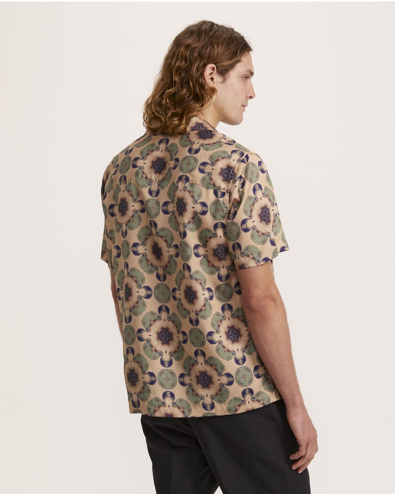 Mavern Short Sleeve Resort Print Shirt in TEAL MULTI