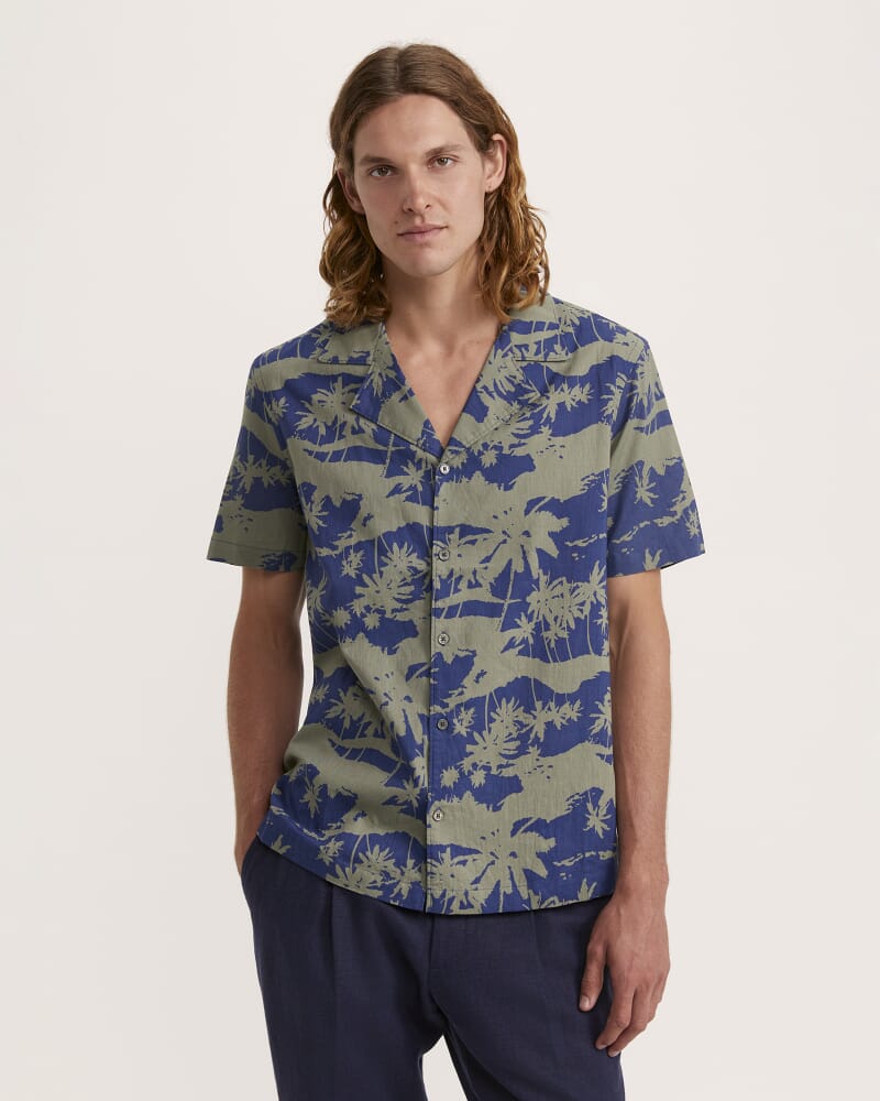 Tennant Short Sleeve Resort Print Shirt in MID NAVY/TEAL