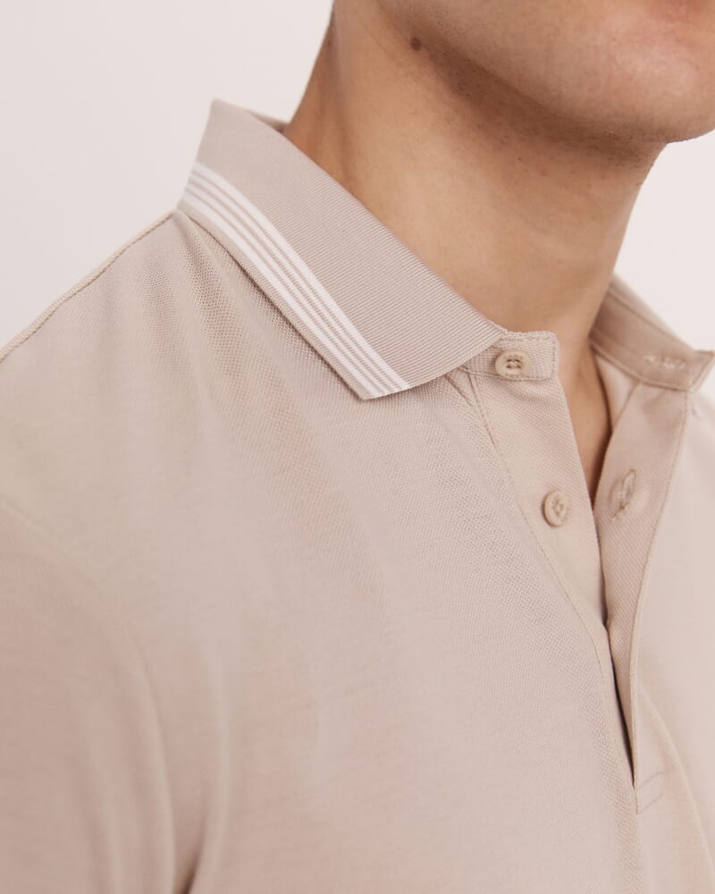 Andy Tipped Cotton Polo in DUNE