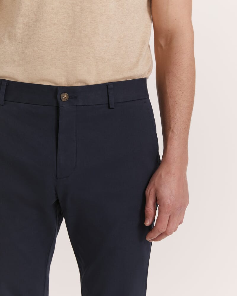 Mills Stretch Chino in NAVY
