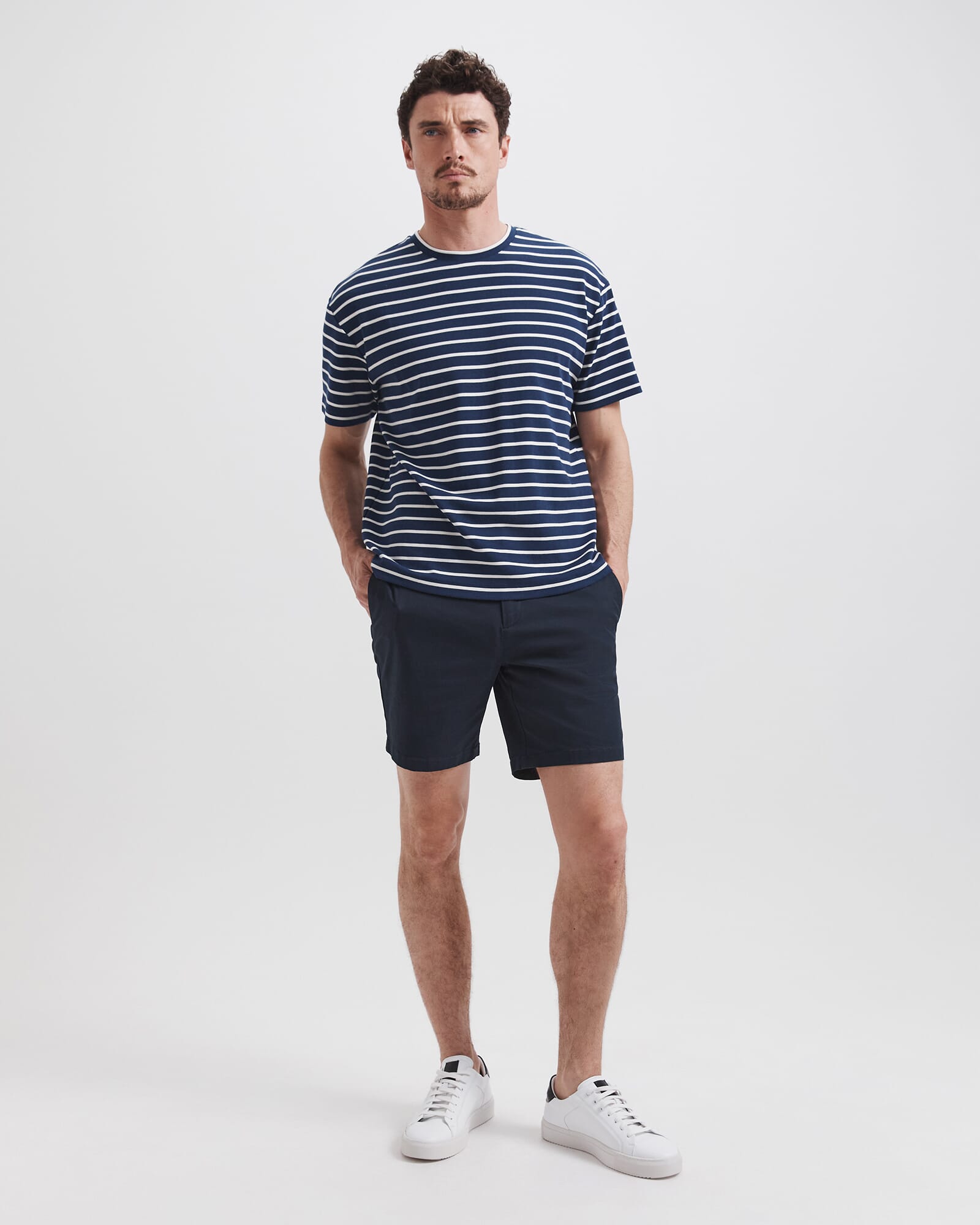 Mills Stretch Short