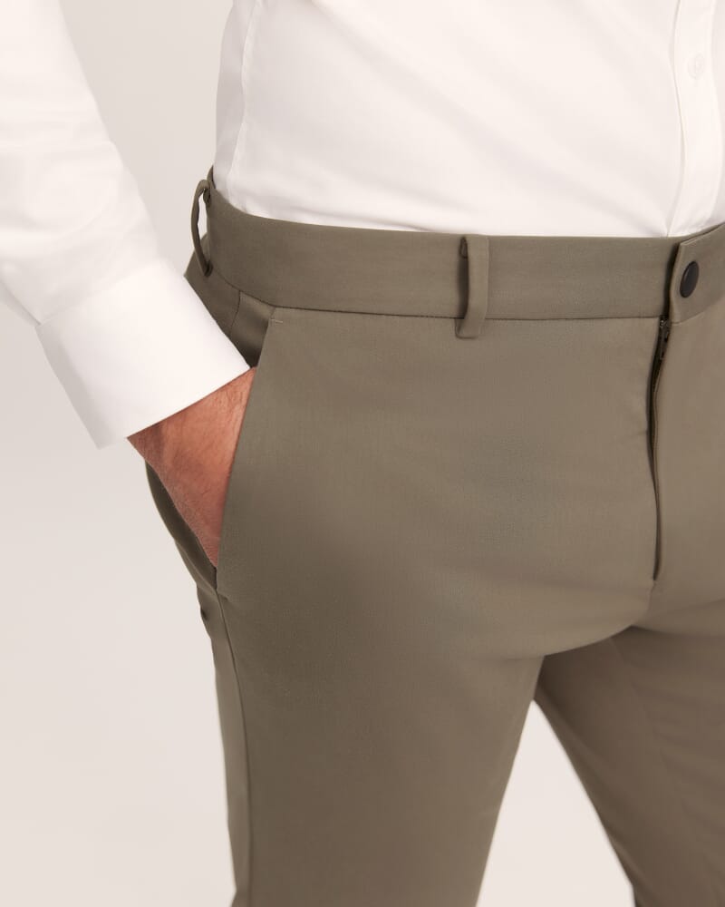 Judd Regular Chino in KHAKI