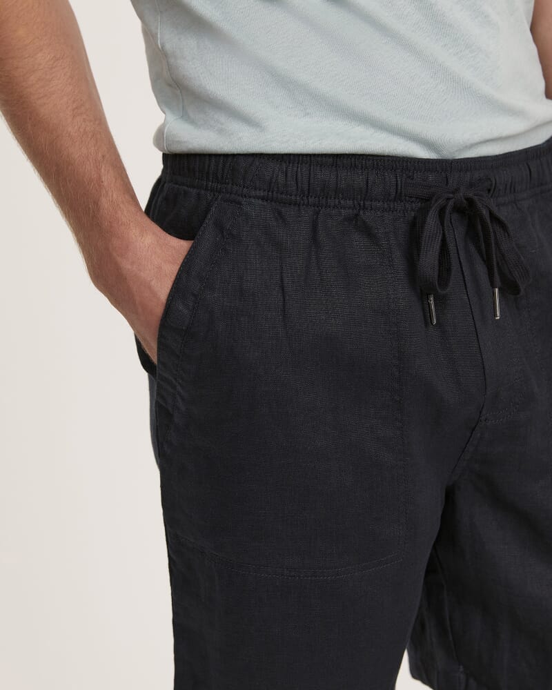 Kent Linen Short in BLACK