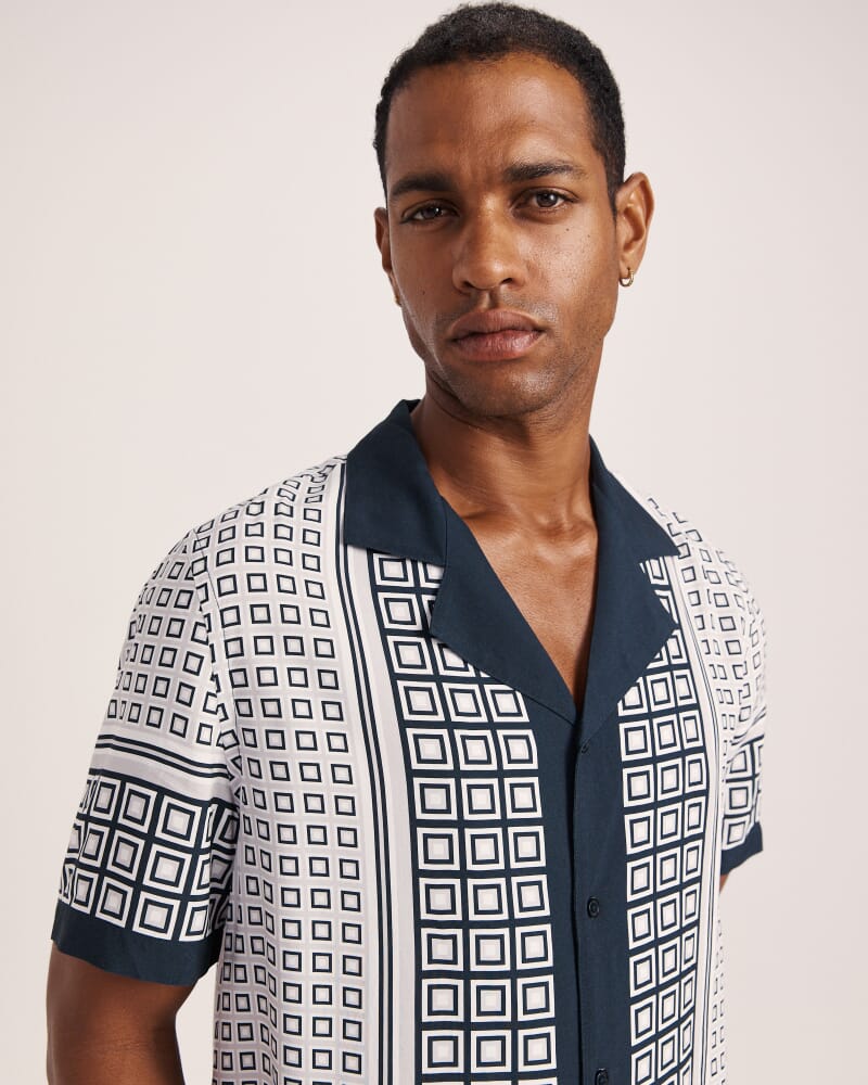 Hercules Short Sleeve Resort Print Shirt in NAVY