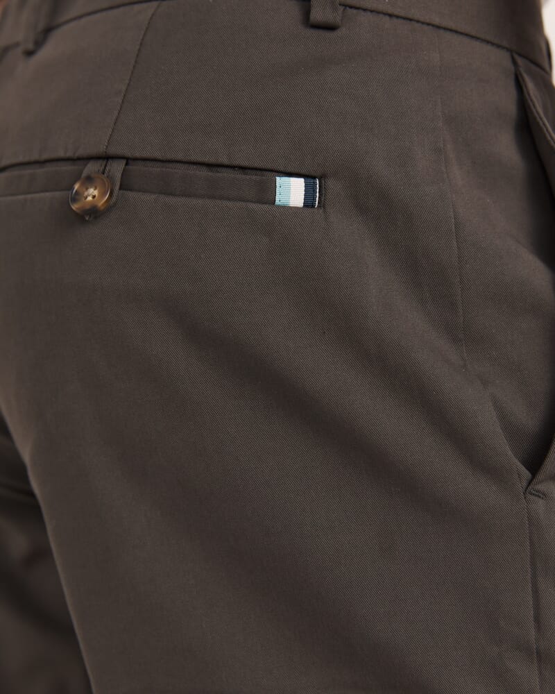 Mills Cotton Straight Leg Chino in BELUGA