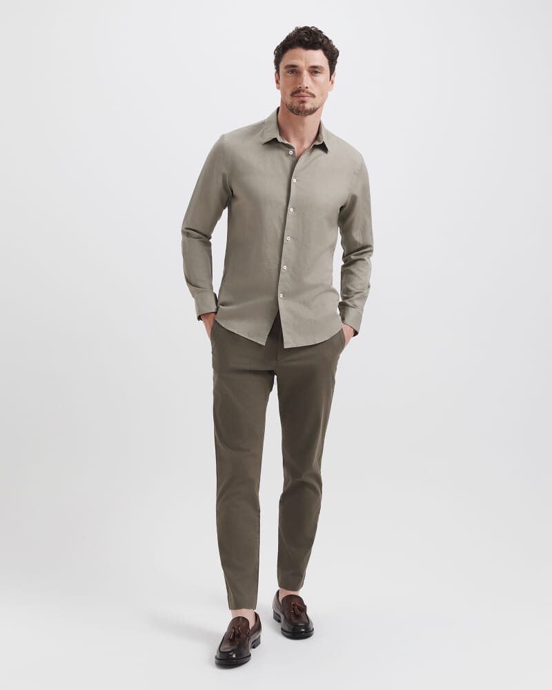 Chris Textured Regular Chino in OLIVE