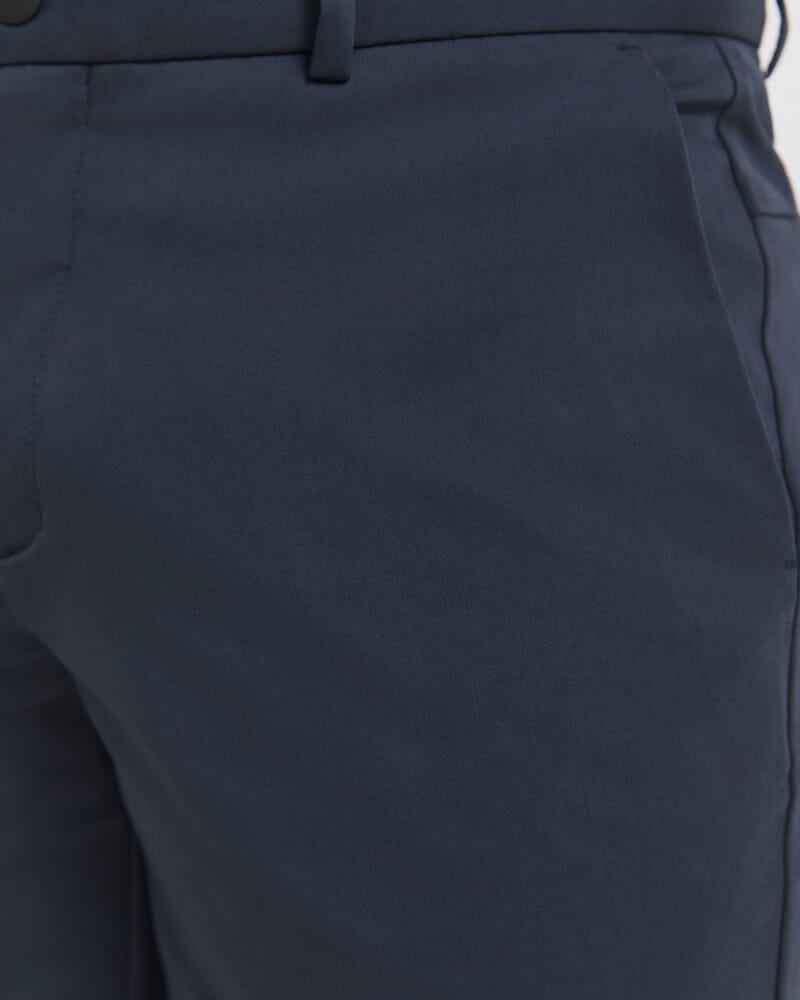 Judd Regular Short in DARK NAVY