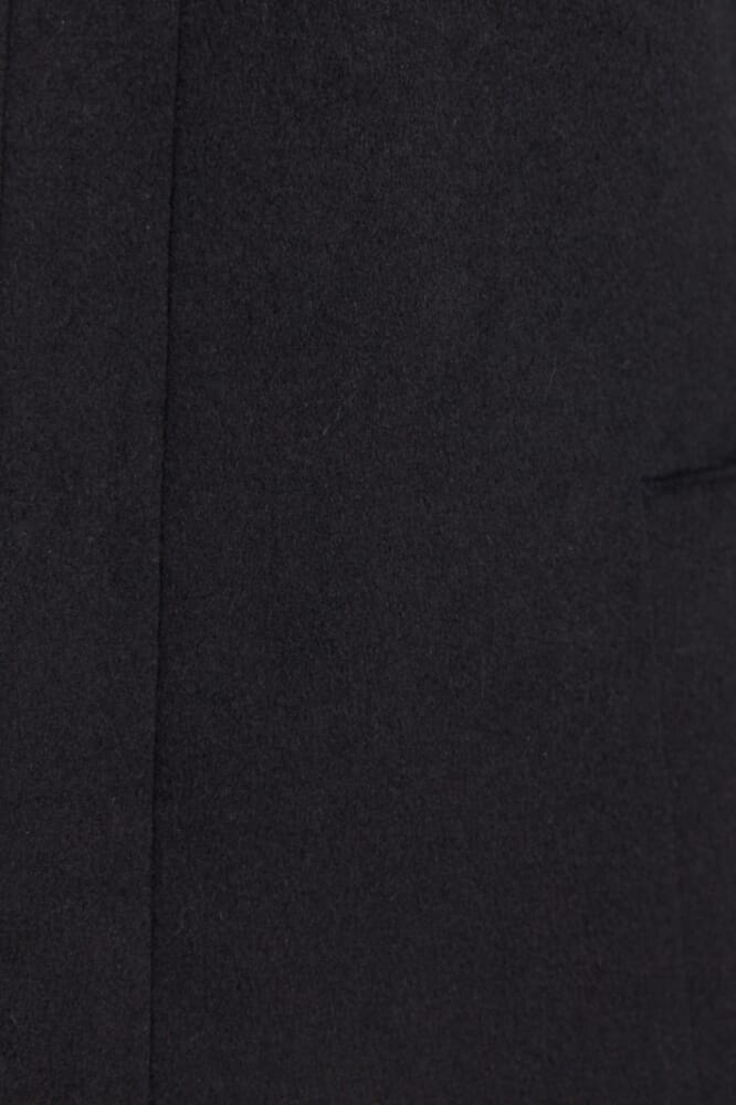 Christopher Coat in BLACK