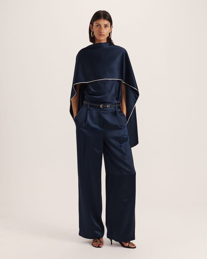 Sallee Contrast Edge Scarf in MIDNIGHT