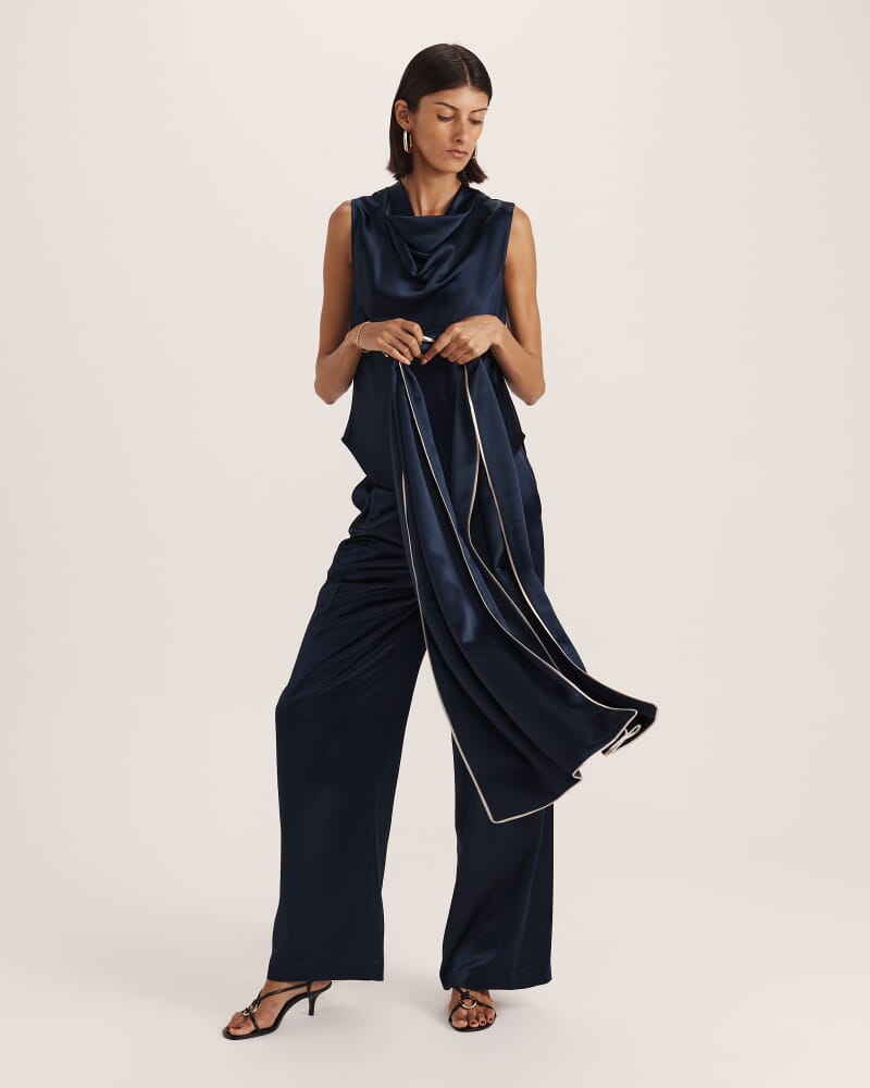 Sallee Contrast Edge Scarf in MIDNIGHT