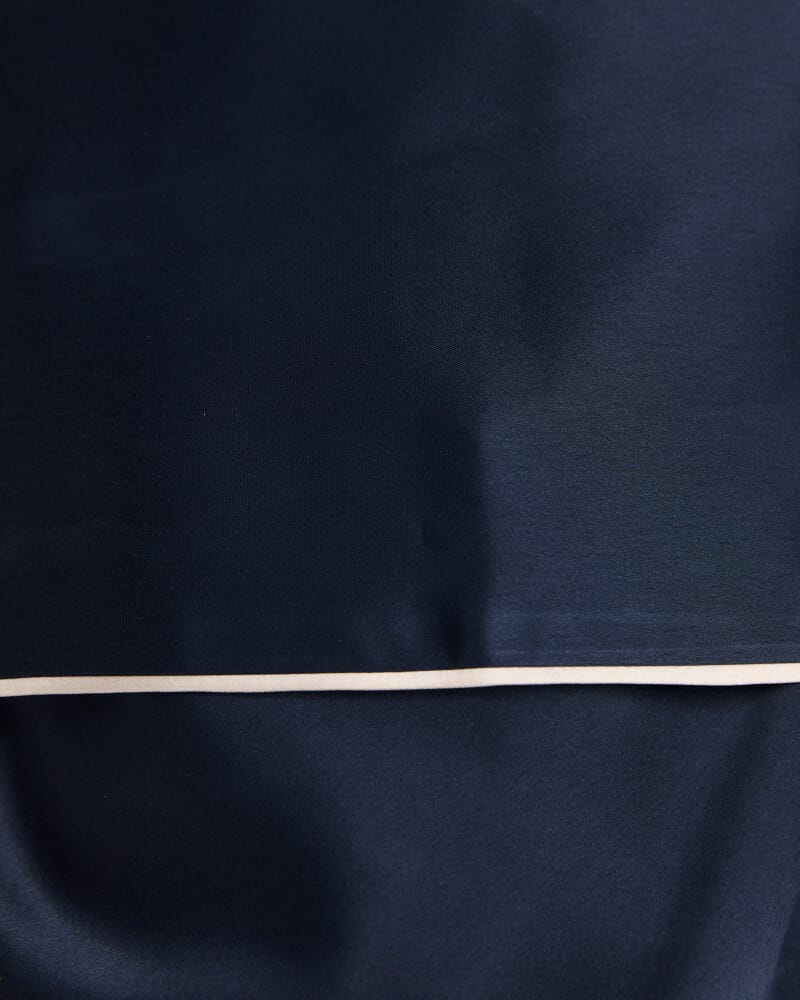 Sallee Contrast Edge Scarf in MIDNIGHT