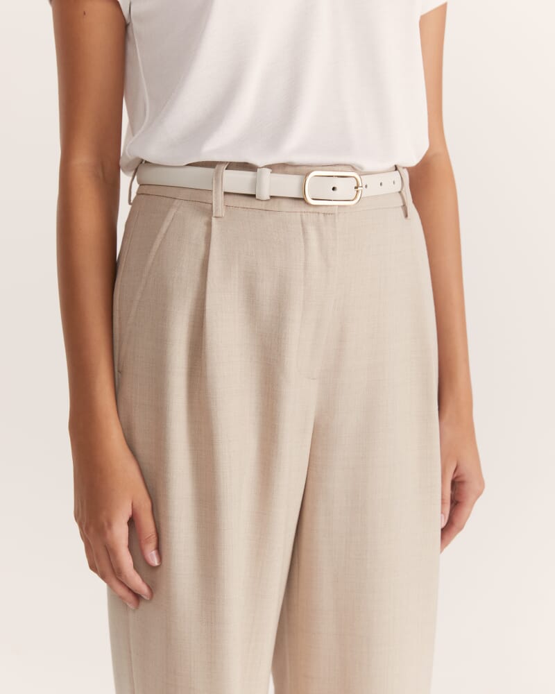 Essential Leather Belt in CREAM