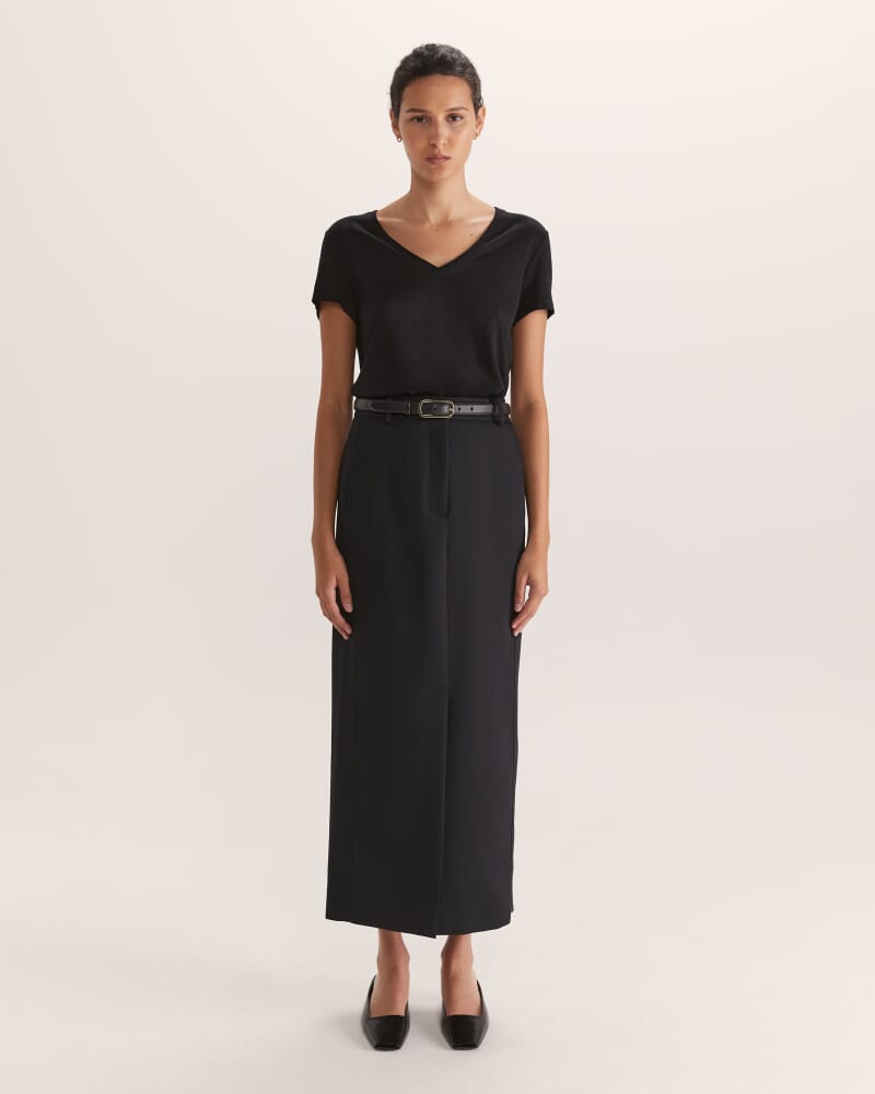 Antonia V Neck Tee in BLACK