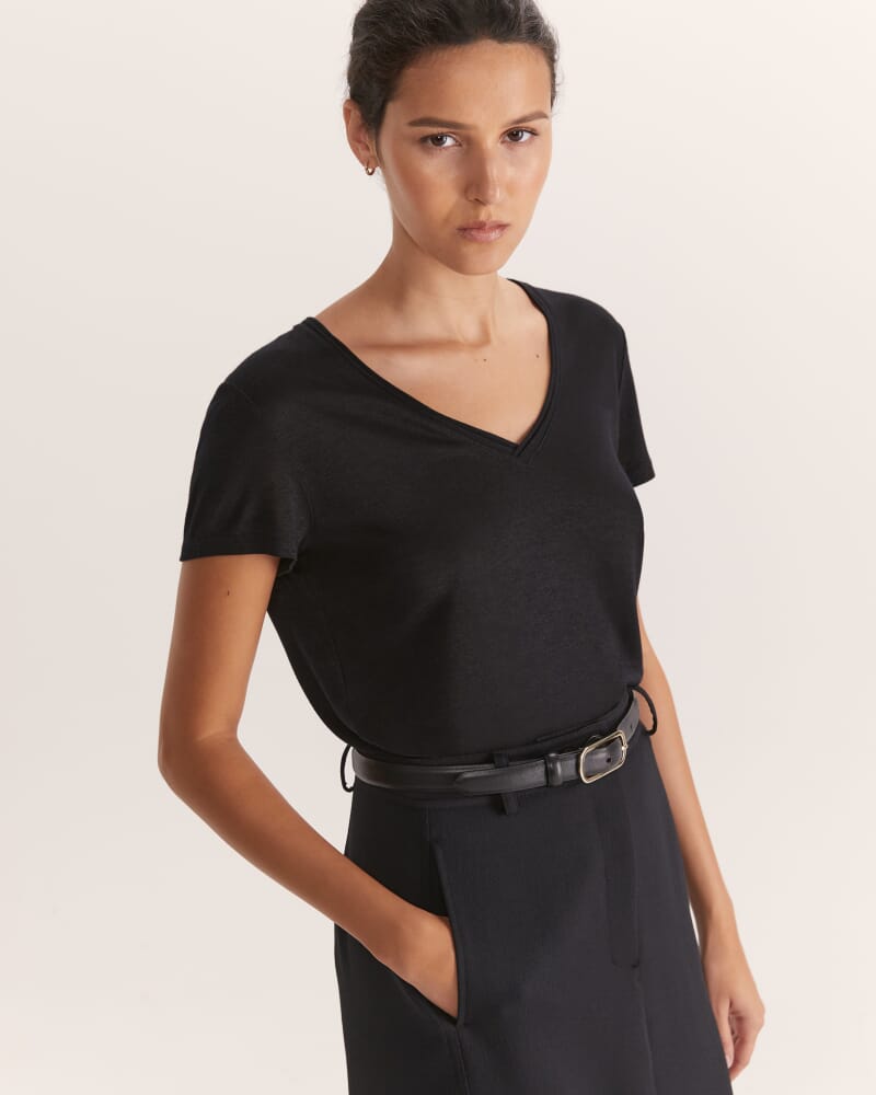 Antonia V Neck Tee in BLACK