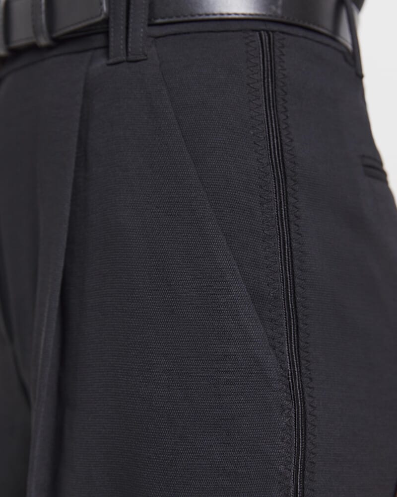 Dharma Pleat Front Pant in BLACK