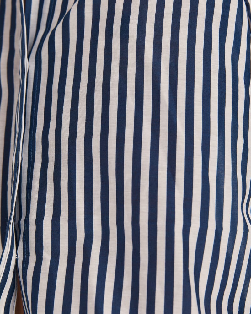 Cora Silk Cotton Boyfriend Shirt in White/Navy