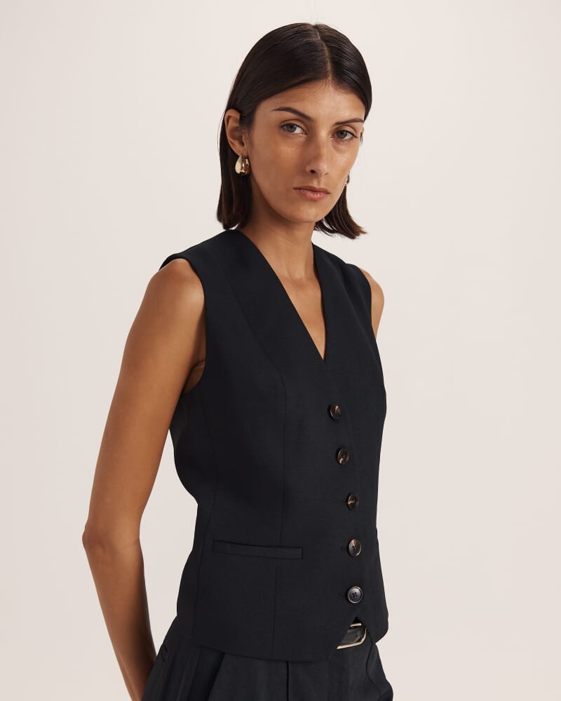 Dharma Vest in BLACK