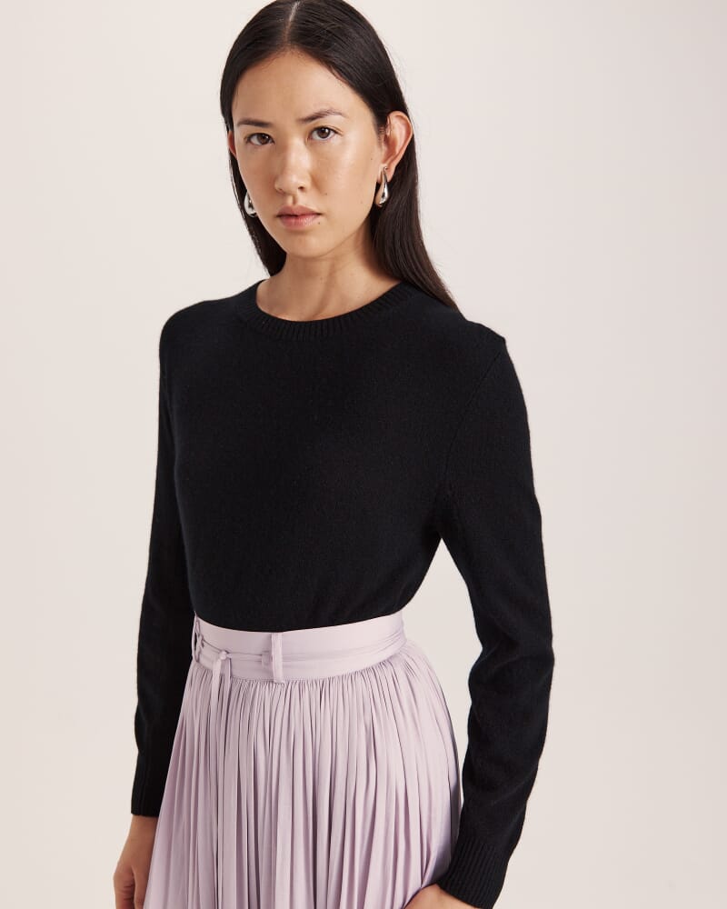 Cashmere Crew Neck Knit in BLACK
