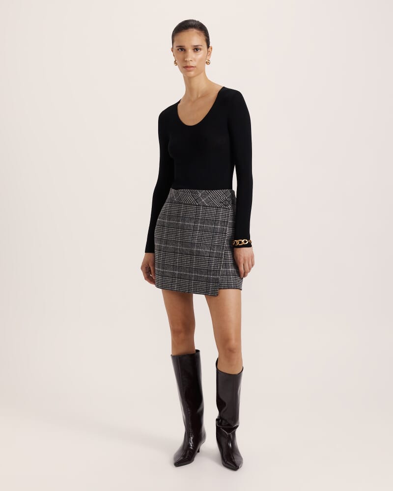 Clare Wool Scoop Neck in BLACK