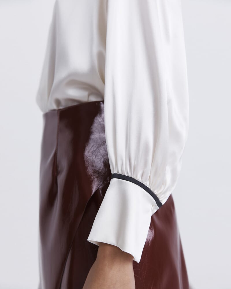 Marie Silk Top in IVORY/BLACK