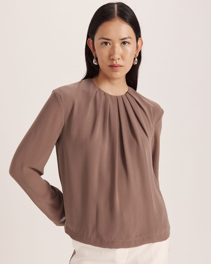 Willa Long Sleeve Tuck Detail Top in CHOCOLATE