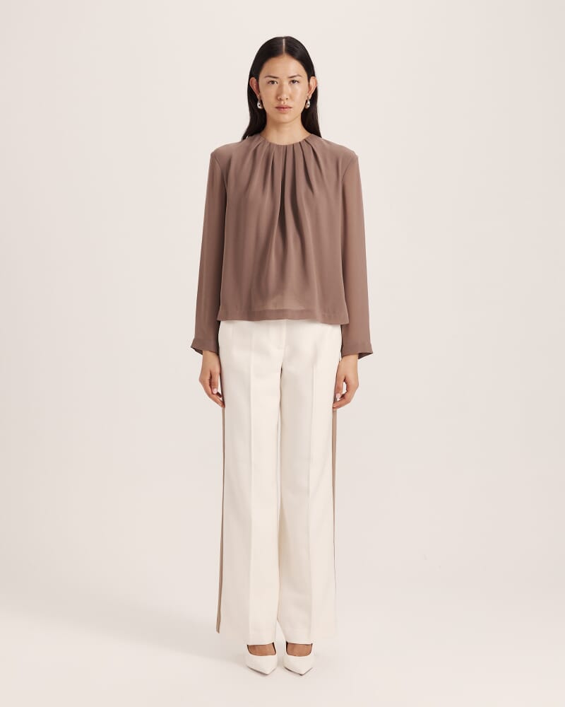 Willa Long Sleeve Tuck Detail Top in CHOCOLATE