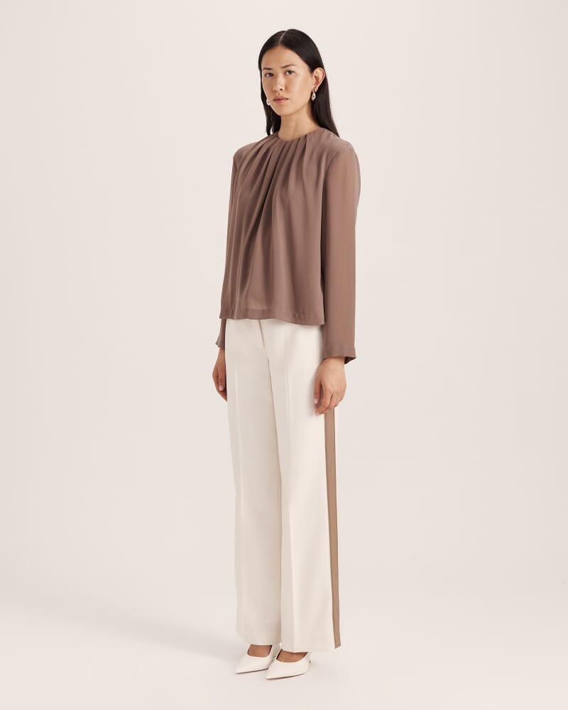 Willa Long Sleeve Tuck Detail Top in CHOCOLATE