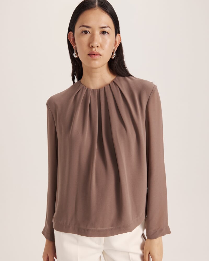 Willa Long Sleeve Tuck Detail Top in CHOCOLATE