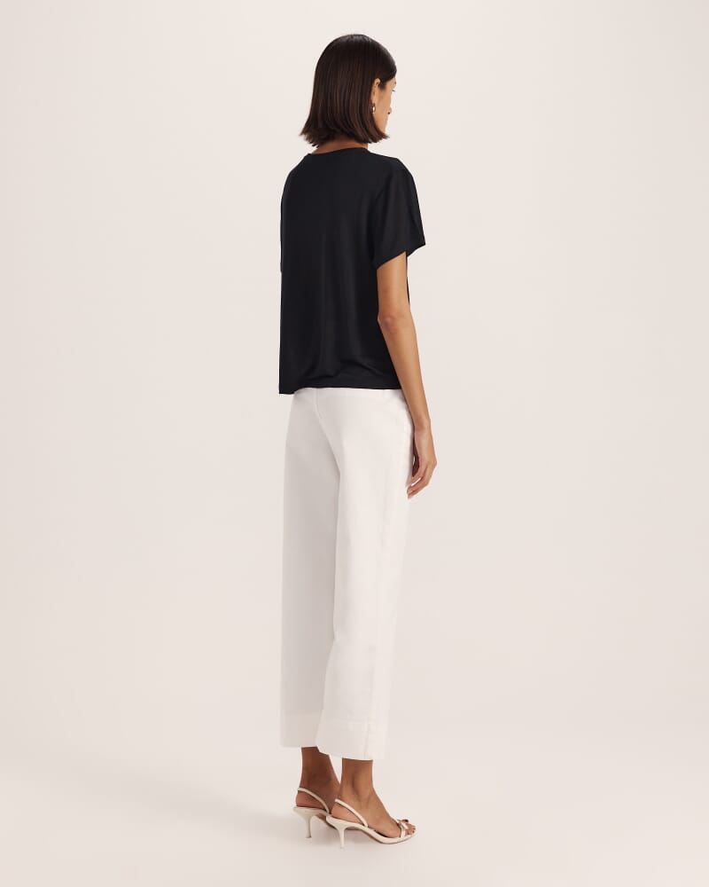 Antonia Tee in BLACK