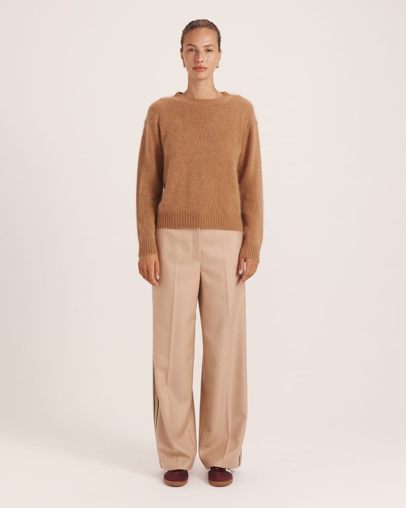 Wynter Wool Cashmere Sweater in WALNUT