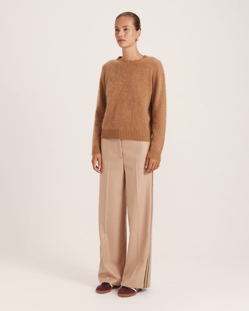 Wynter Wool Cashmere Sweater in WALNUT