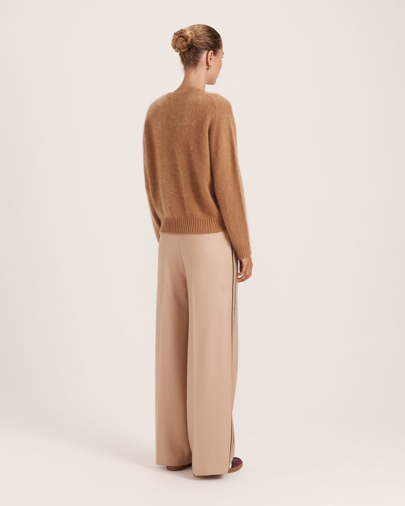 Wynter Wool Cashmere Sweater in WALNUT