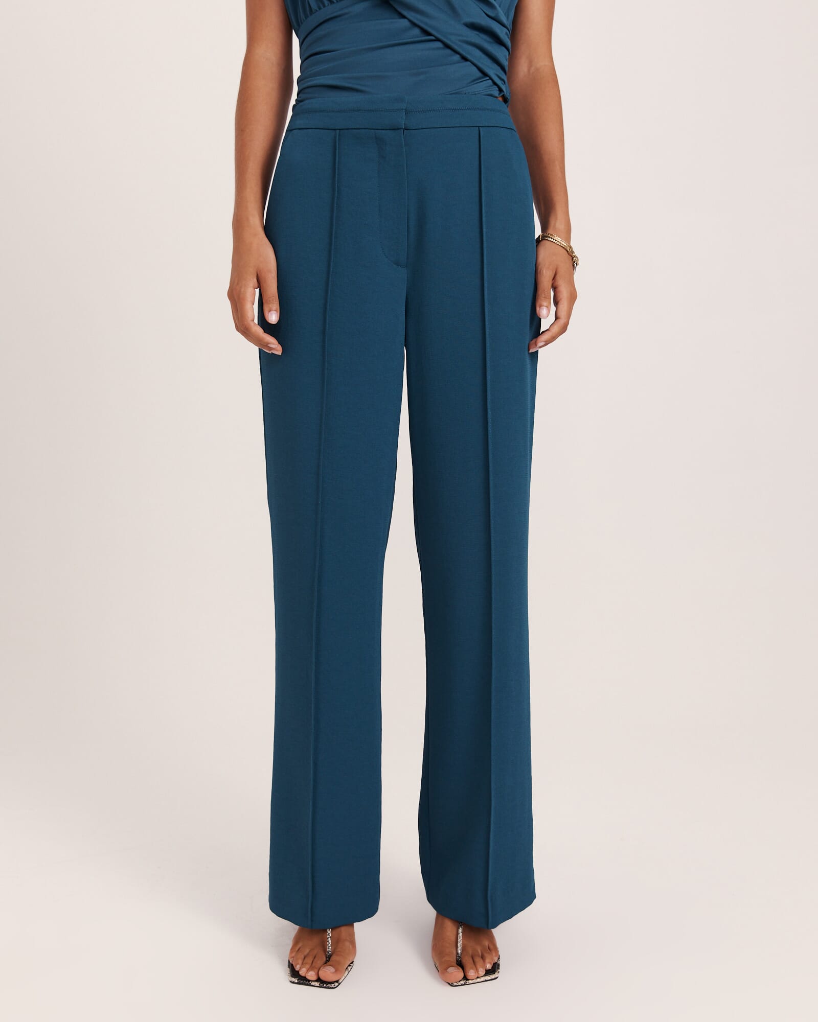Dharma Pintuck Pant